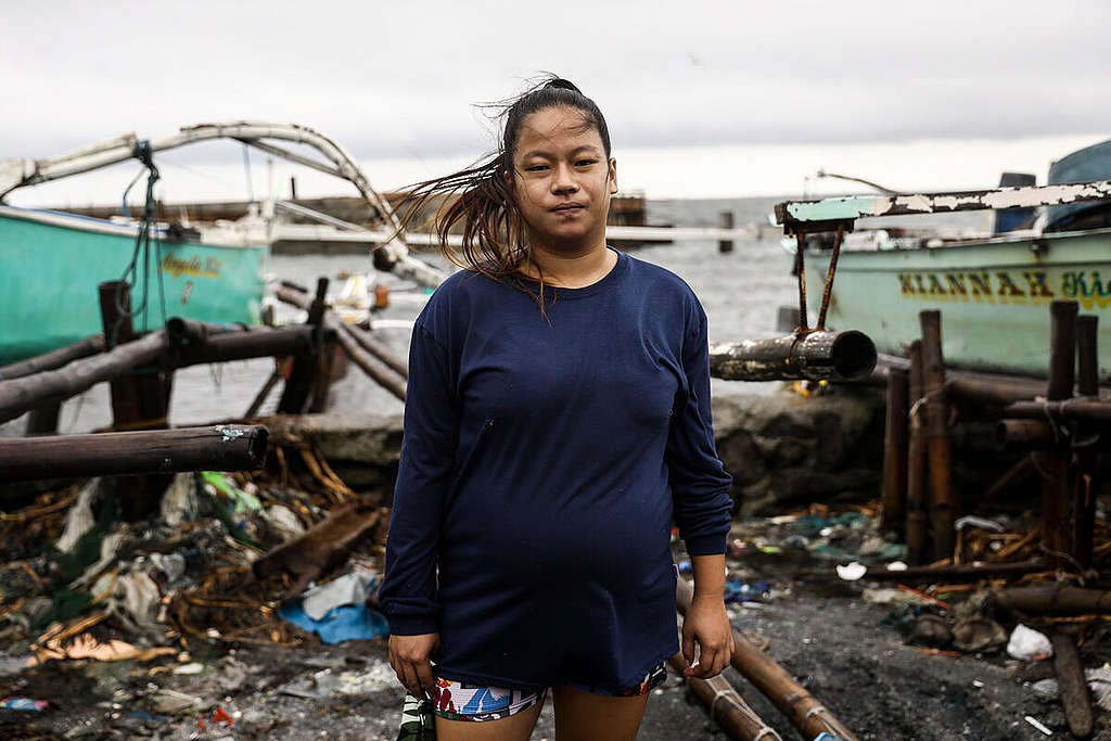Super Typhoon Goni Aftermath in the Philippines. © Basilio H. Sepe / Greenpeace Super Typhoon Goni Aftermath in the Philippines. © Basilio H. Sepe / Greenpeace