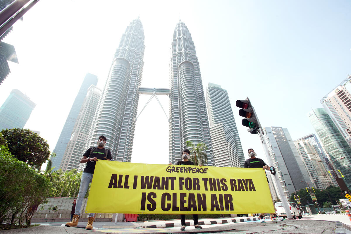 Clean Air Action during Raya Celebrations on Earth Day in Malaysia. © Greenpeace