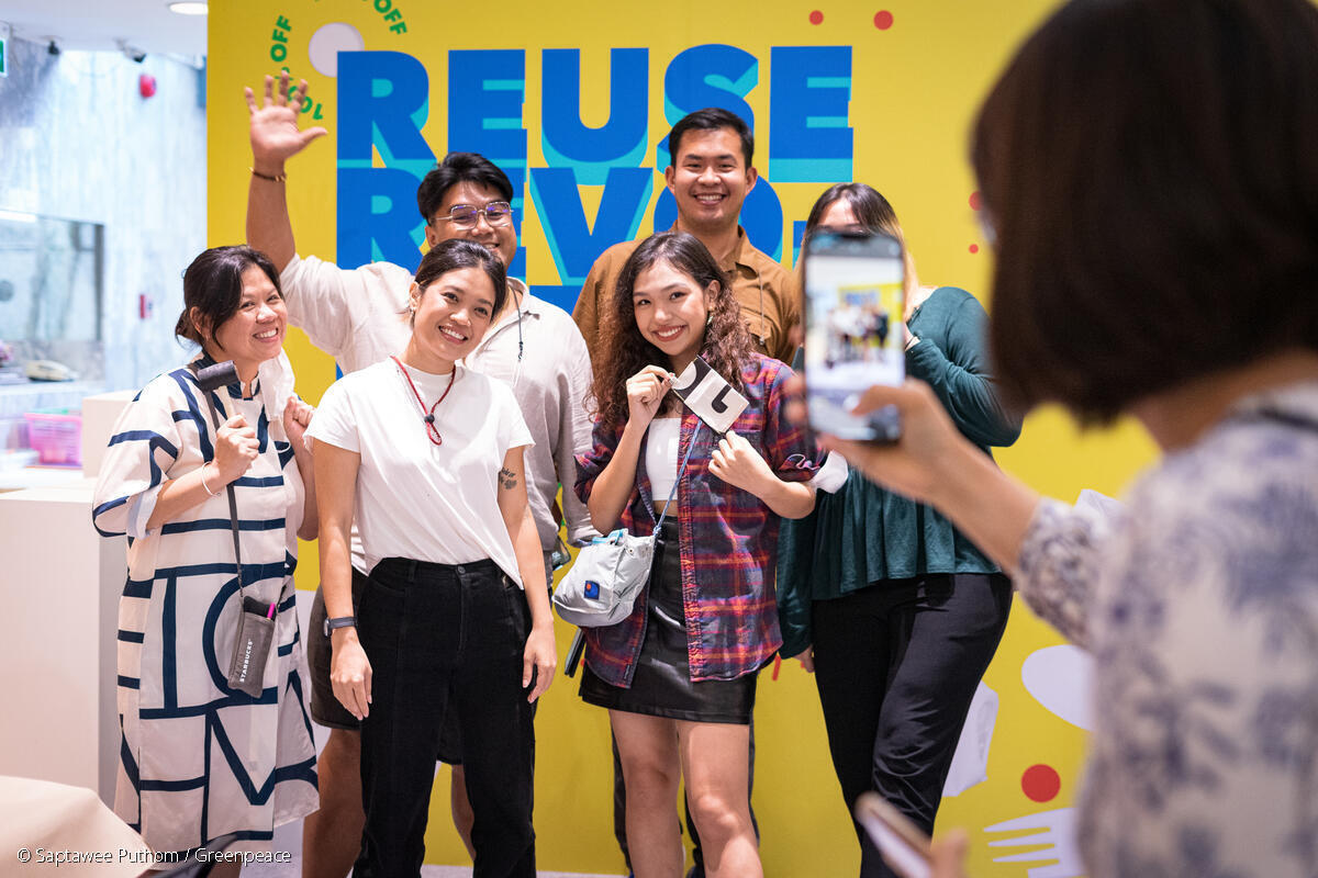 ในโลกที่มีความท้าทายด้านสิ่งแวดล้อมอยู่รอบตัว การเปลี่ยนแปลงอาจเริ่มจากการตั้งคำถามว่า “เราทำอะไรได้บ้างเพื่อโลกของเรา”