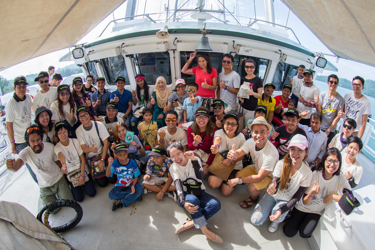 Rainbow Warrior Open Boat in Phuket. © Baramee Temboonkiat / Greenpeace