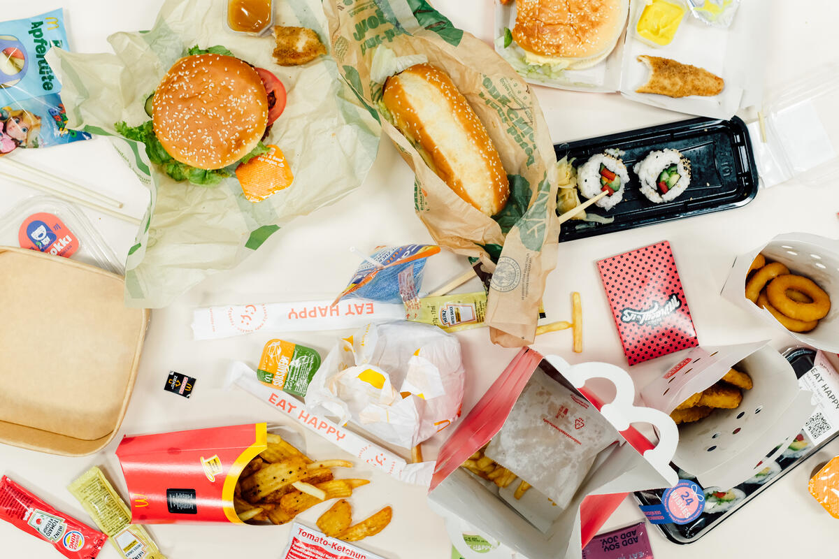 Waste and Reusable for Food To Go. © Hannes Wichmann / Greenpeace