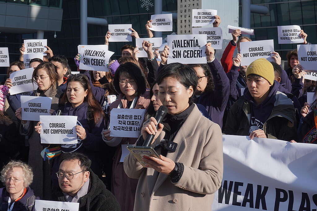 Civil Society Groups Highlight Inaction from World Leaders at INC5 in South Korea. © Jung-geun Augustine Park / Greenpeace