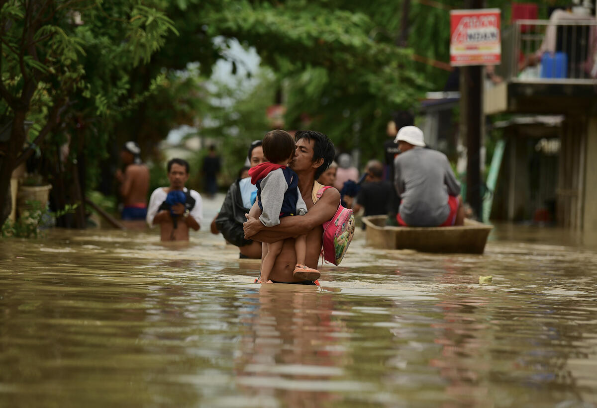 Typhoon Yagi Impacts in Bulacan. © Noel Celis / Greenpeace
