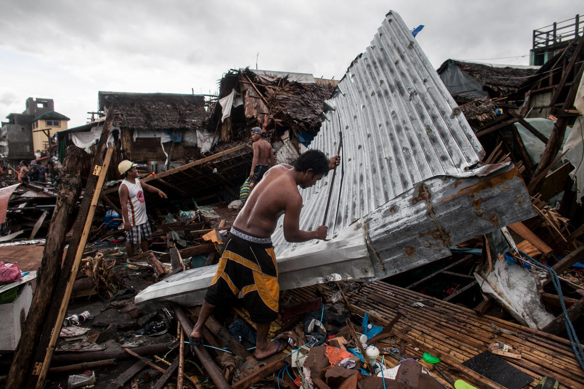 Aftermath of Typhoon Kammuri in the Philippines. © Basilio Sepe / Greenpeace
