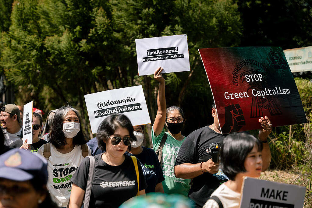 Climate March at the Environment Ministry in Bangkok. © Chittawan Limcharoen / Greenpeace