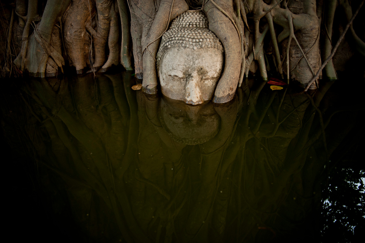 Flood Documentation in Ayutthaya. © Jonas Gratzer / Greenpeace