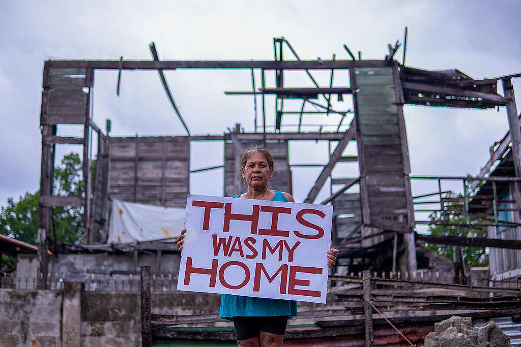 Protest against Climate Injustice by Community from Bohol's Sinking Island. © Ivan Joeseff Guiwanon / Greenpeace
