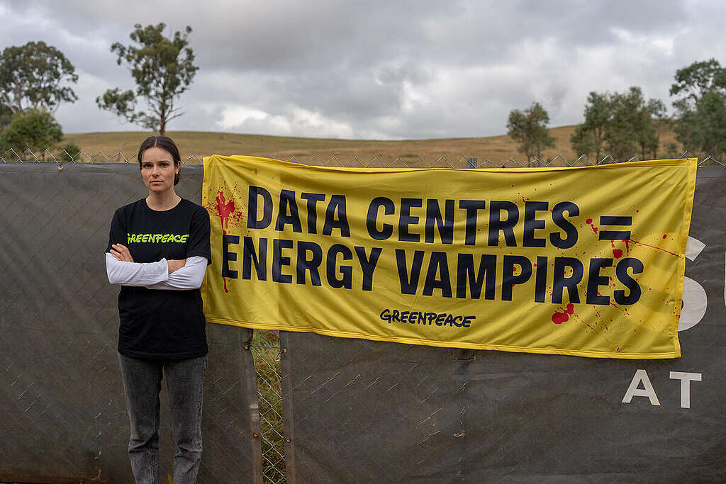 Protest at Proposed Mamre Road Data Centre Site in Sydney. © Toby Davidson / Greenpeace