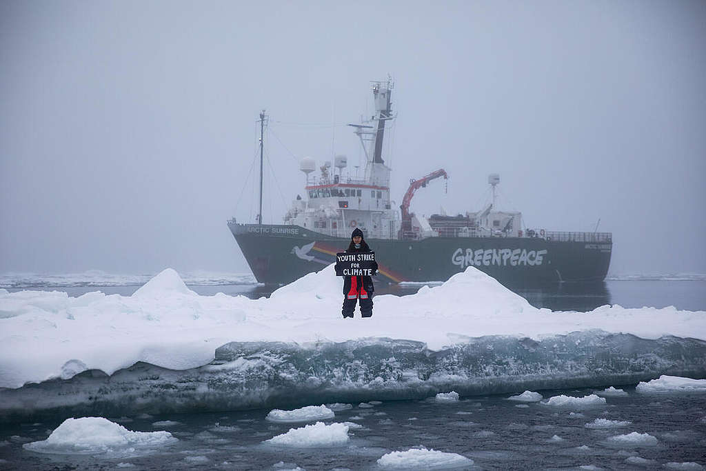 Mya-Rose Craig Holds Most Northerly Climate Strike in the Arctic. © Daniella Zalcman / Greenpeace