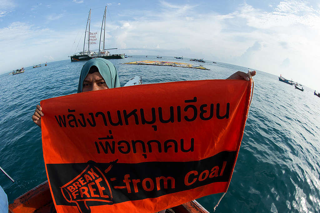 'Heart for Sea' Solidarity Activity in Teluk Patani, Thailand. © Baramee  Temboonkiat / Greenpeace