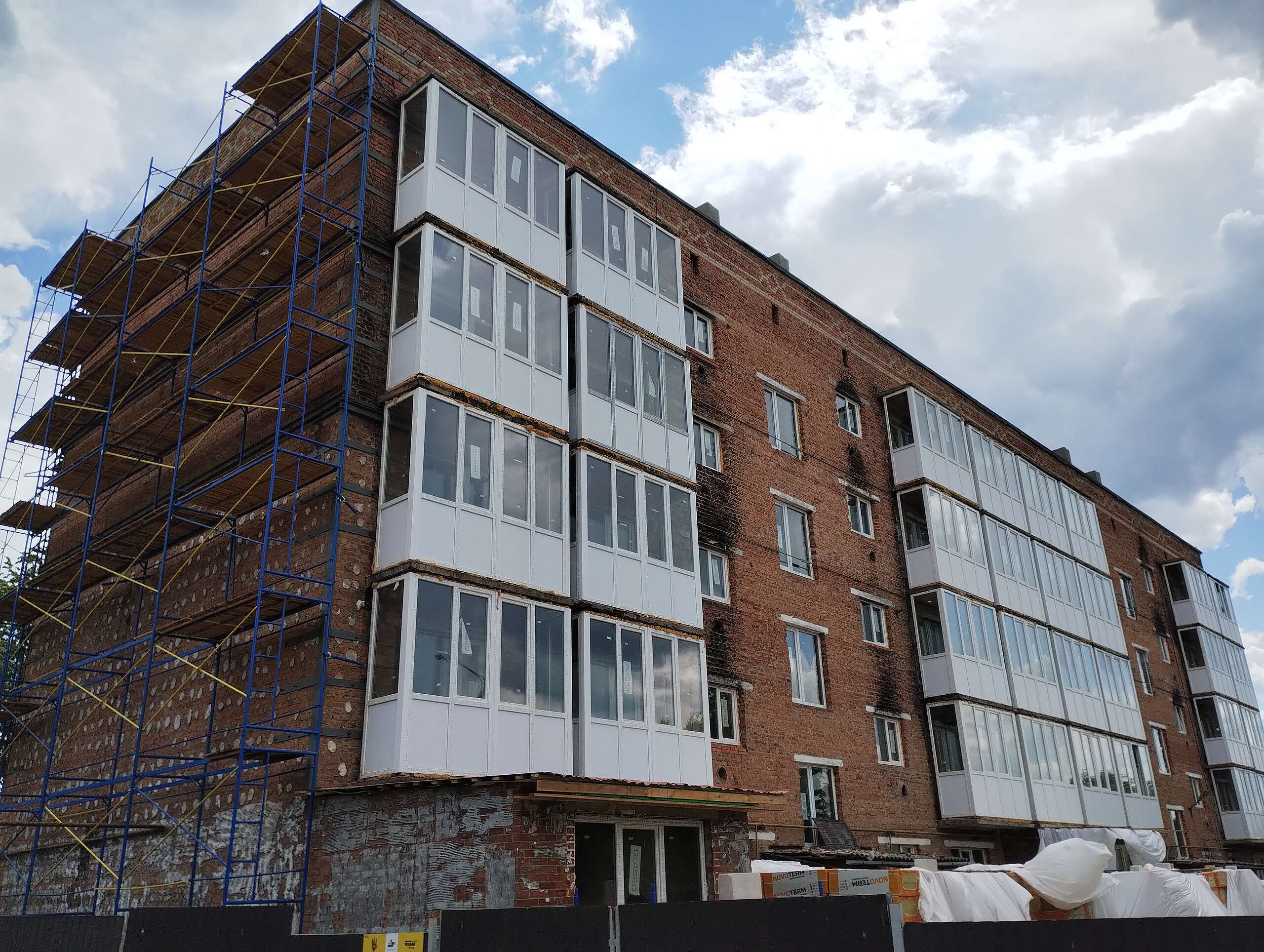 New green lighthouse project: Ukrainian multi-family building equipped with geothermal and solar energy