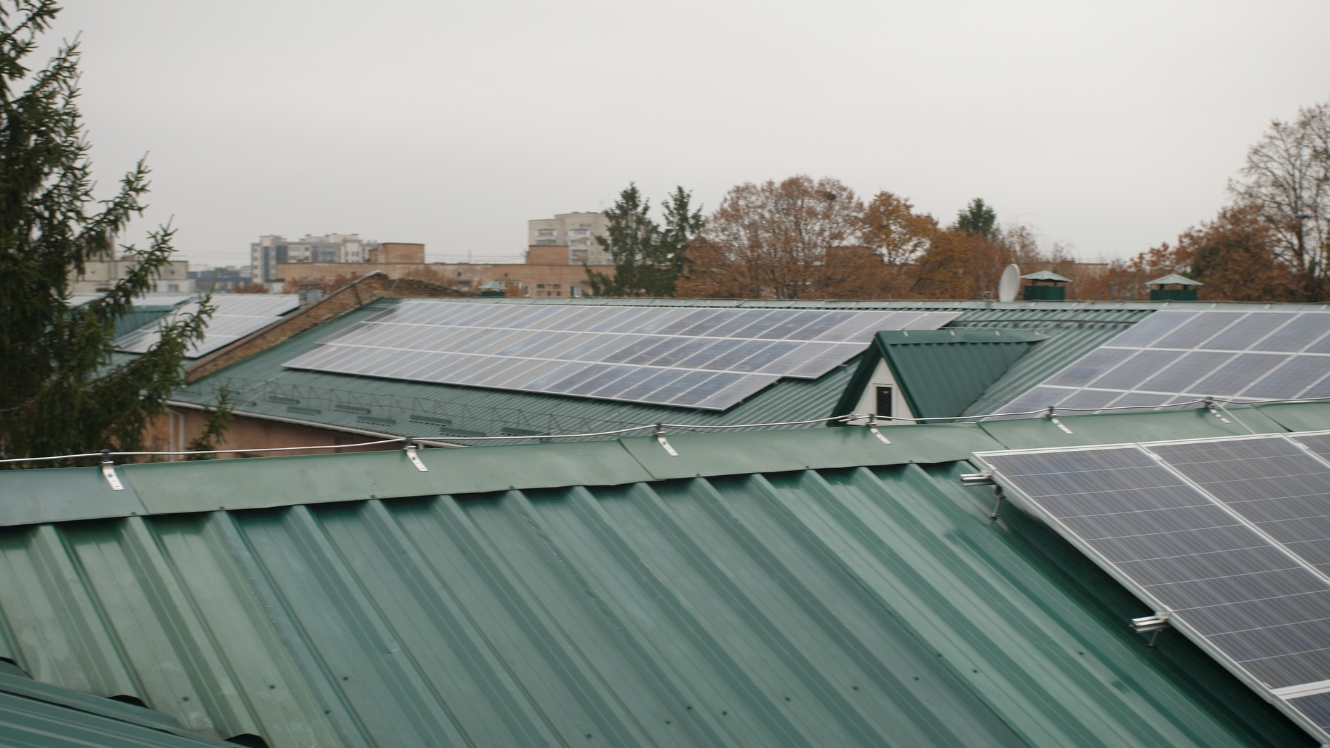 1 million hryvnia in savings: Greenpeace equips Rivne Regional Hospital with solar panels