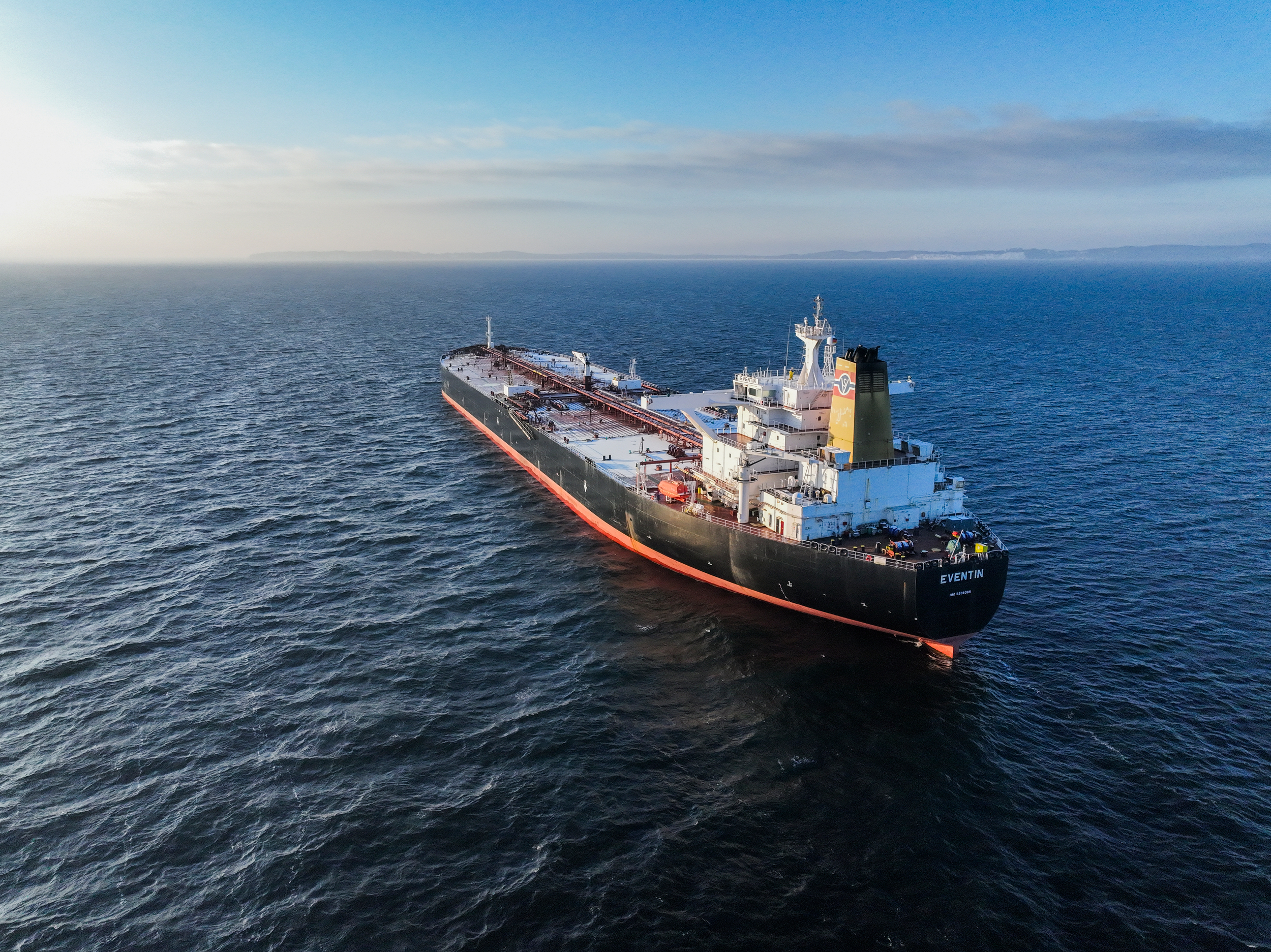 «Нафта вбиває»: активісти організацій Greenpeace протестують проти транспортування російської нафти