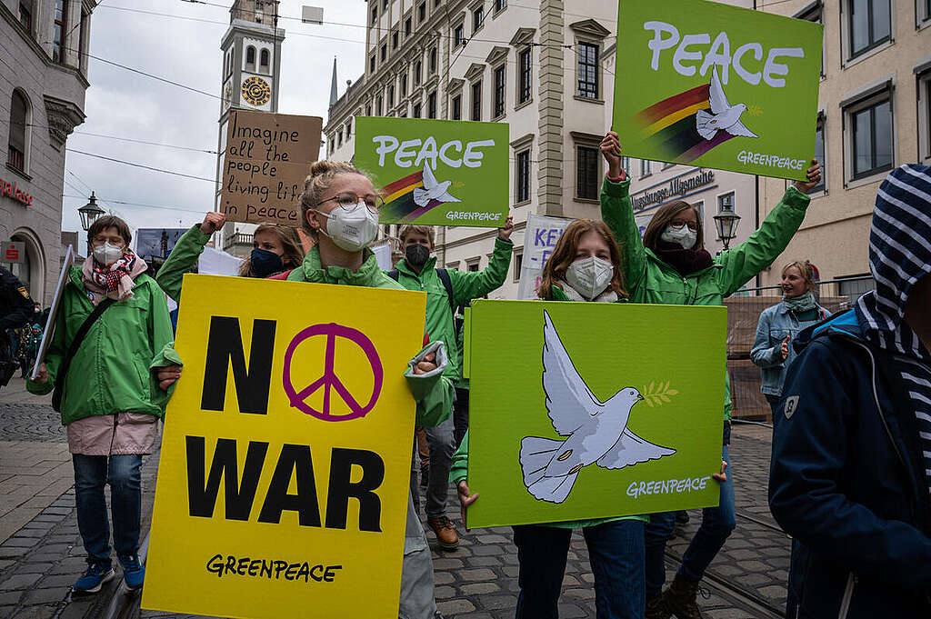 Easter March in Augsburg. © Lena Mucha / Greenpeace