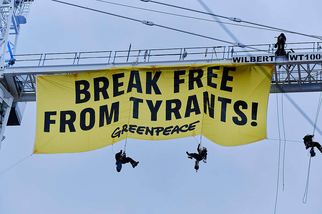 European Energy Independence Protest at Security Conference in Munich. © Sandra Singh / Greenpeace