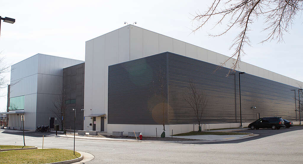 Data Center in Ashburn in USA Exterior view of a data center in northern Virginia, one of many server complexes in the region which is serviced by coal dependent Dominion Power. Data centers store and move our online data, and require massive amounts of electricity. Greenpeace is campaigning for data center operators to power their facilities with renewable energy.