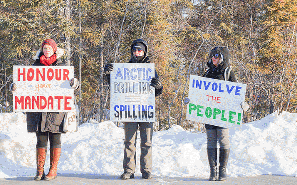 2014_04_01-Greenpeace-Arctic-Council-protest1_Diego-Creimer