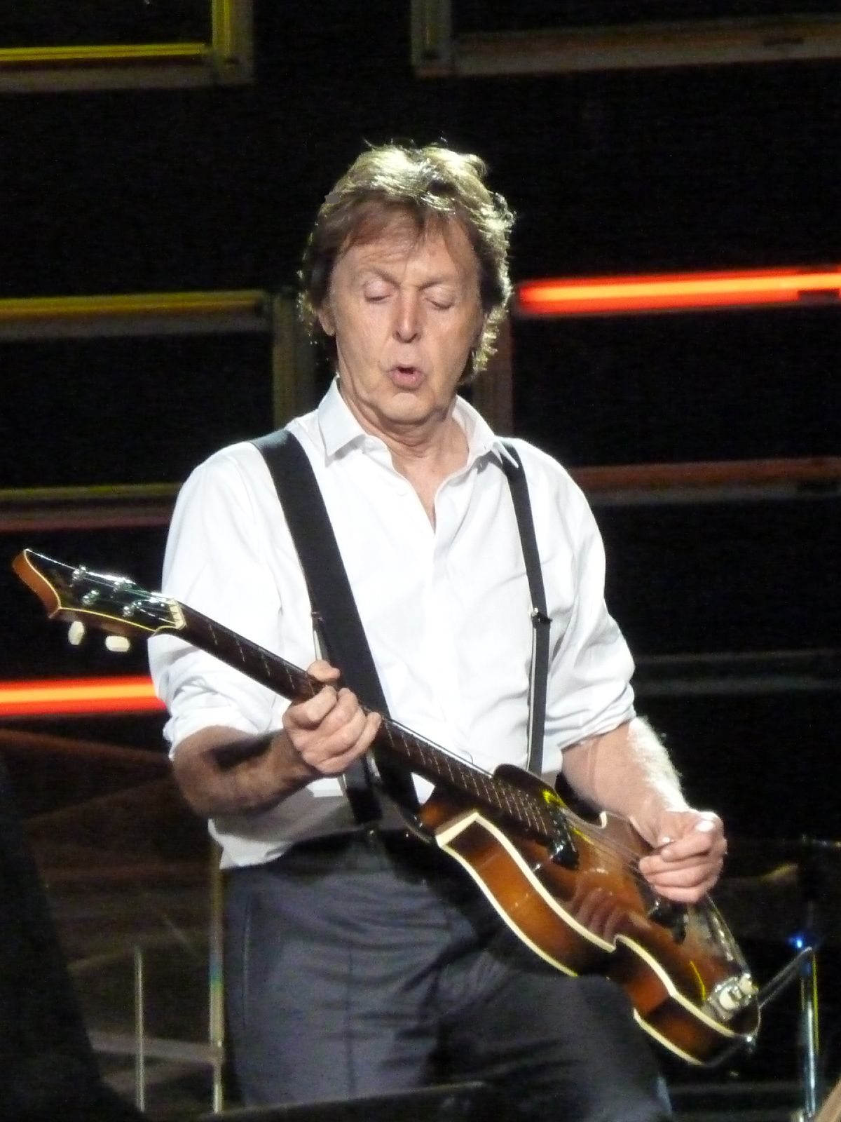 Sir Paul McCartney asks Russian President Putin for release of the