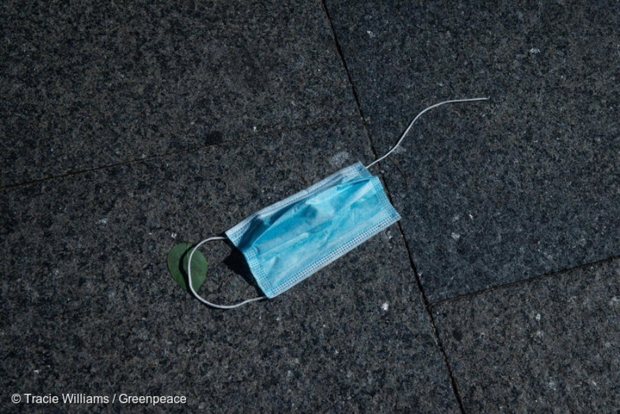 Disposable mask litter in NYC